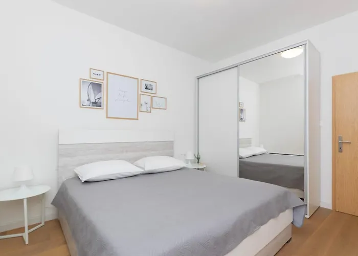 Apartment Apartment Ljerka Postira